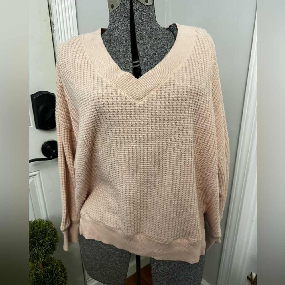 American Eagle Outfitters V-Neck Big Hug Waffle Sweatshirt size Small Pink